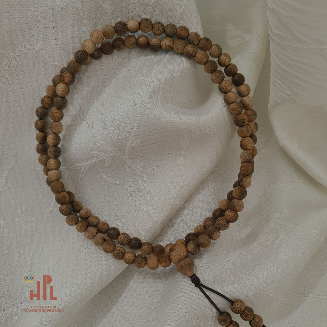 Chuỗi hạt đeo cổ Phú Long